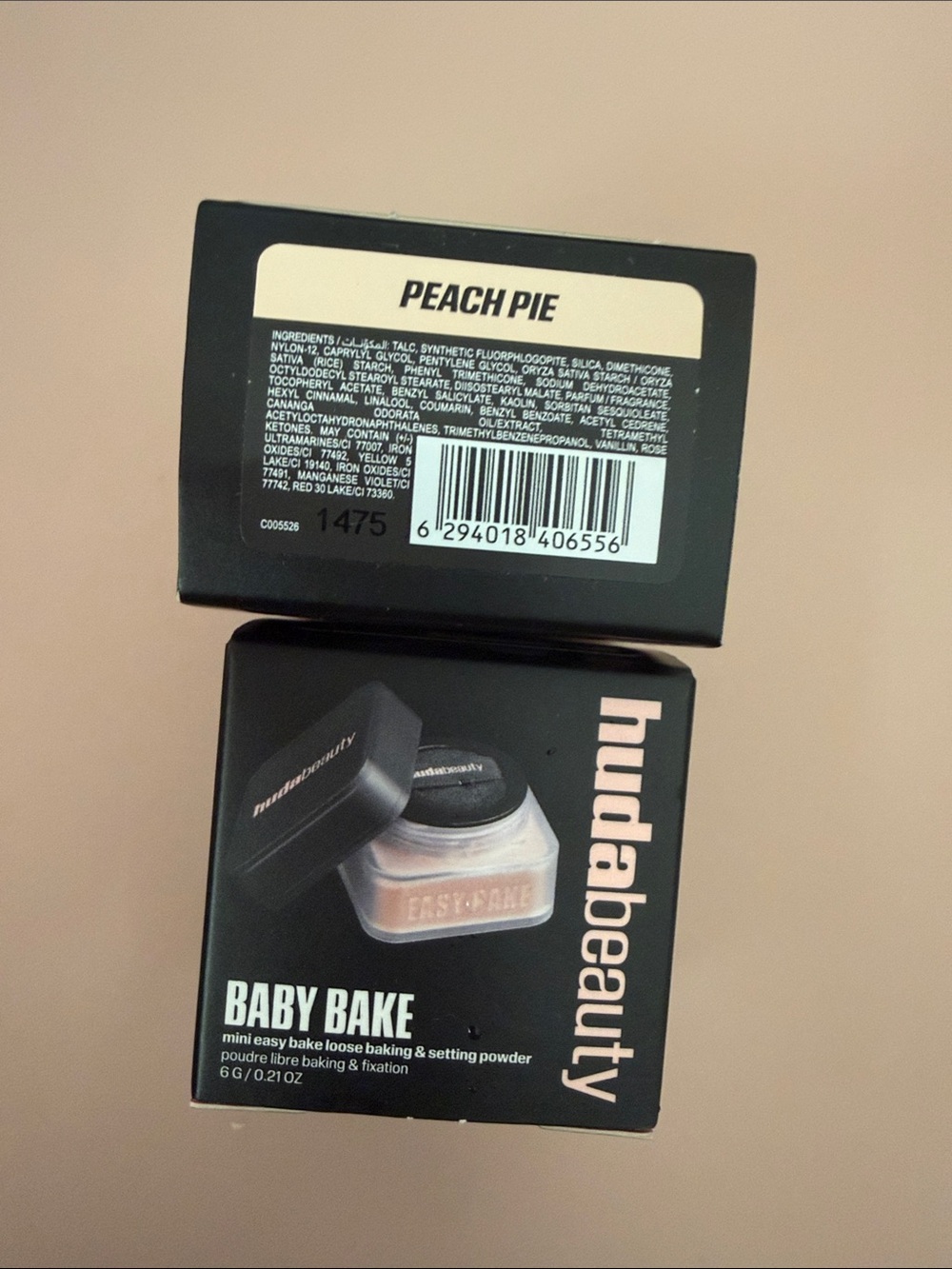 HUDA BEAUTY Baby Bake Loose Baking & Setting Powder - Peach Pie (Peach Tone)